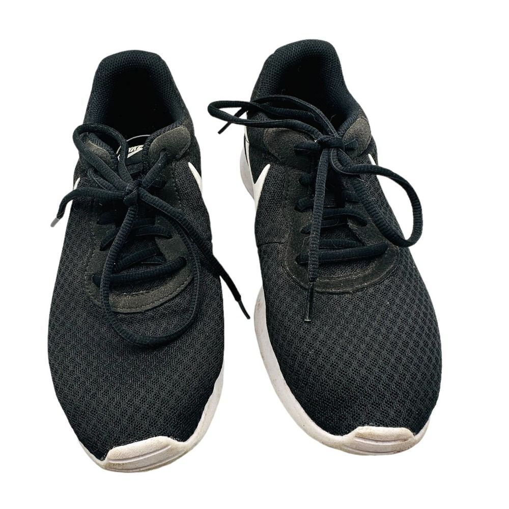 Nike Womens Tanjun Black Running Shoes Sneakers Size 8